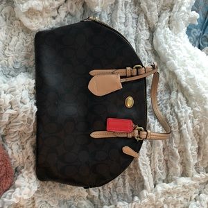 Coach - great condition (OFFER ME)
